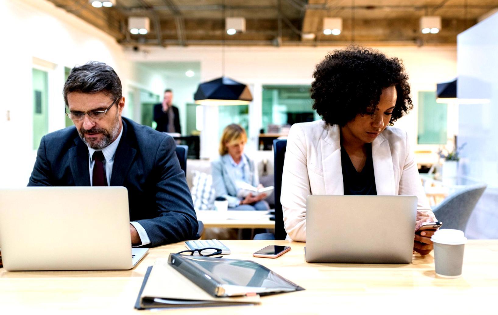 Moderne Lernumgebung für Finanzbildung mit digitalen Werkzeugen